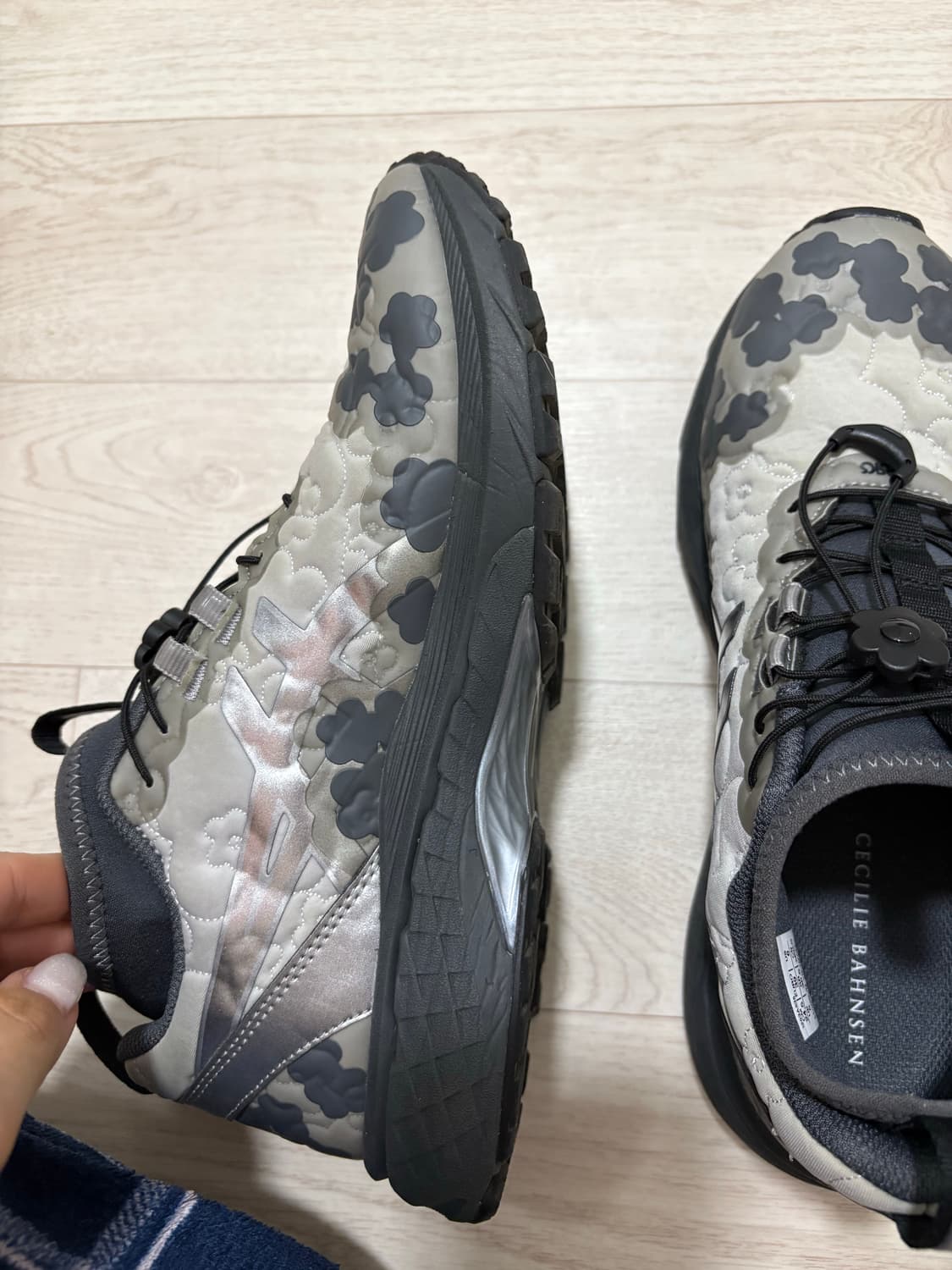 아식스 x 세실리에 반센 젤 터레인 MT 퓨어 실버 상품이미지2