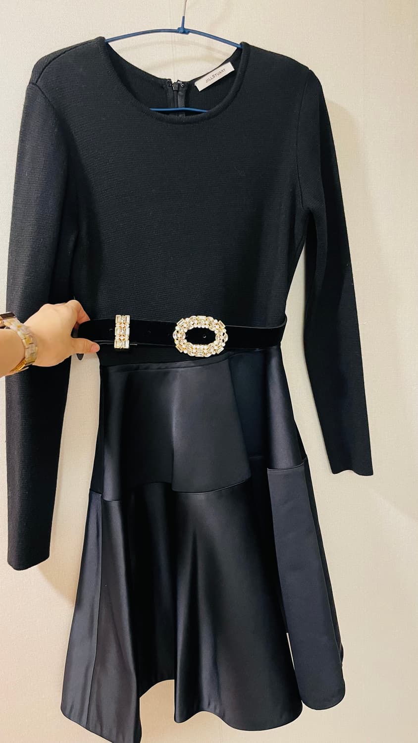 새상품) 질스튜어트 새틴 플레어 니트 블랙 원피스 55 연말룩 하객룩 상품이미지2