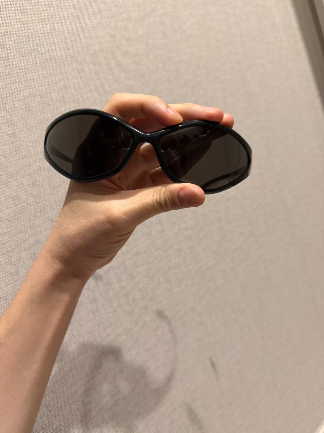 발렌시아가 90s 오발 선글라스 상품이미지5