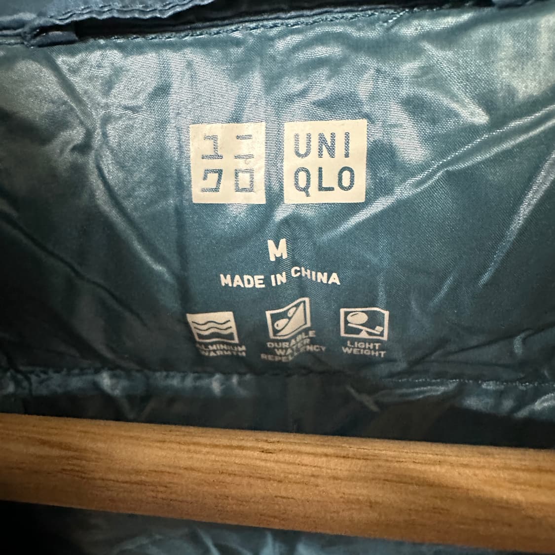 유니클로 울트라 라이트 다운 후드 자켓 여성 상품이미지3