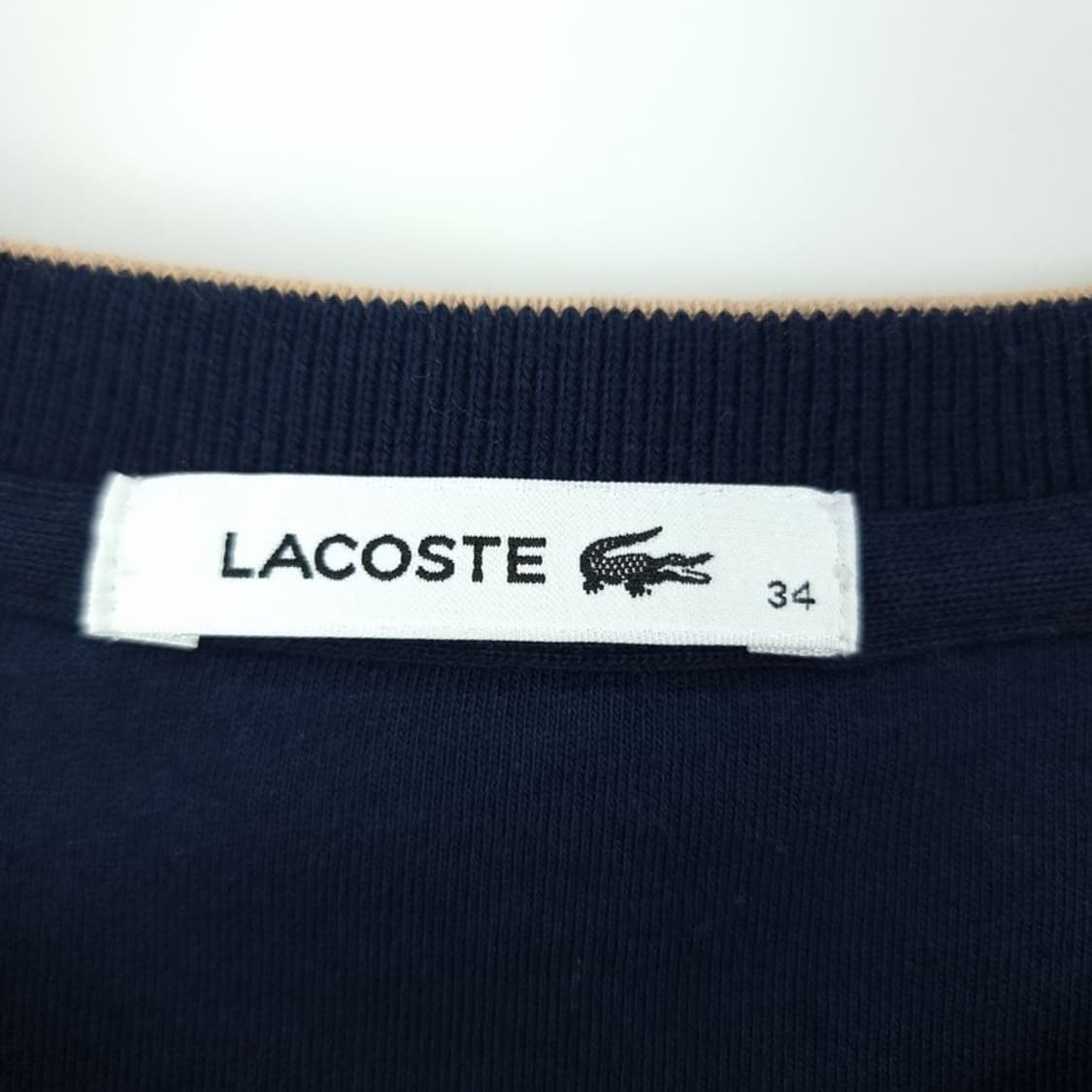 [라코스테] 로고 패치 맨투맨 베이지 M18814 상품이미지7