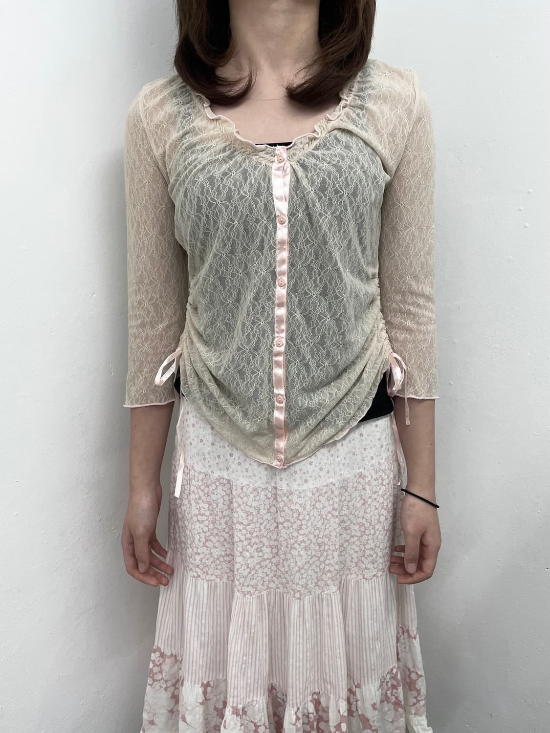 핑크 레이스 셔링 버튼 탑🌸 상품이미지4