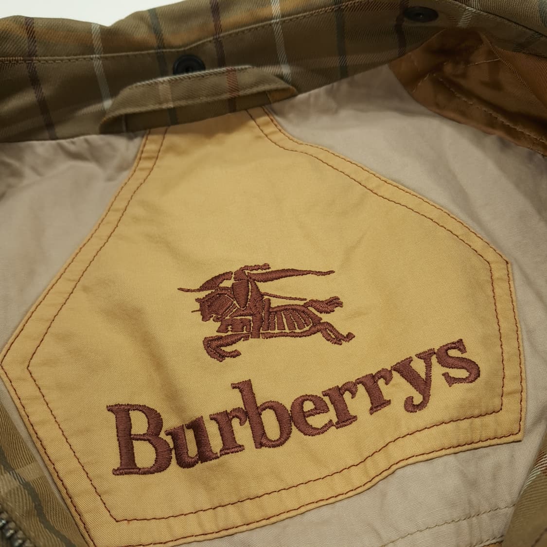 CN900W M 버버리 샘플태그 체크 필드 코트 상품이미지4
