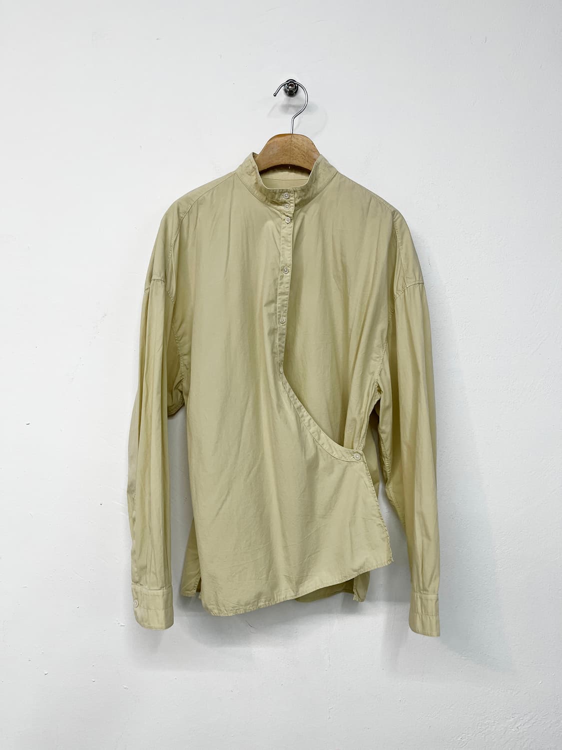 르메르 트위스트 셔츠 상품이미지4