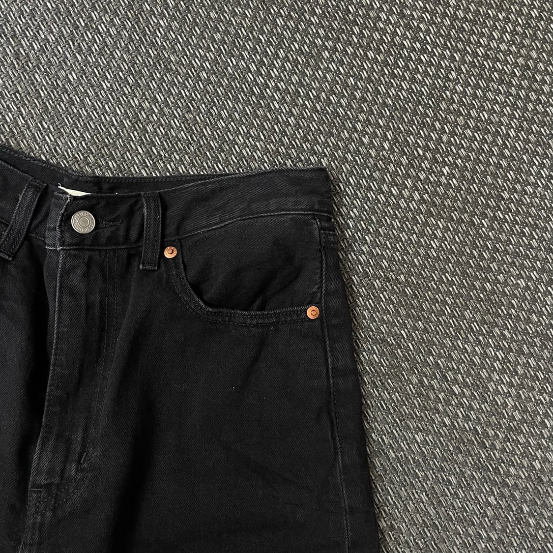 (28) 리바이스 레드탭 블랙 하프팬츠 상품이미지3