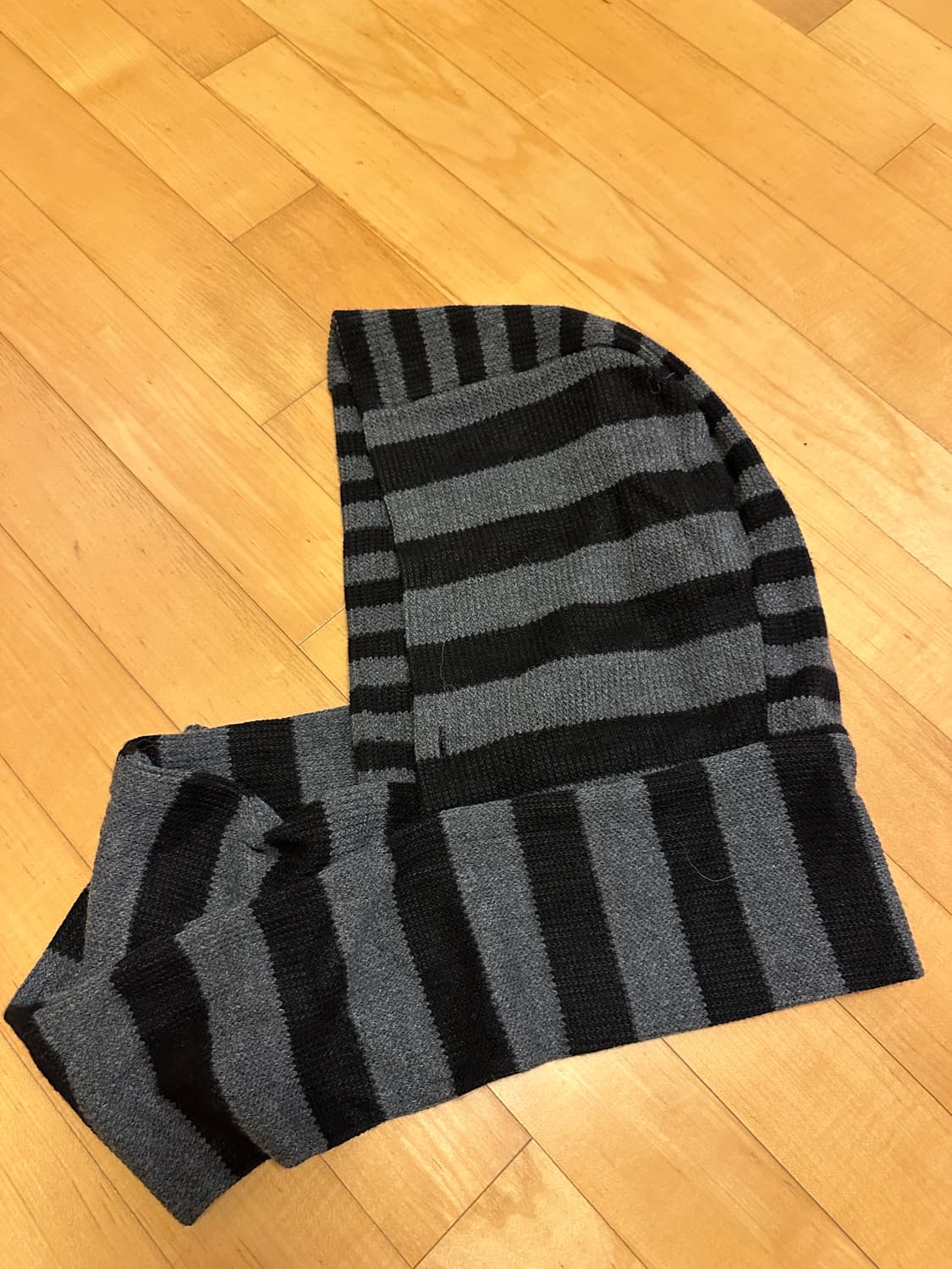 카락터 스트라이프 니트 바라클라바 머플러 블랙 차콜 상품이미지2