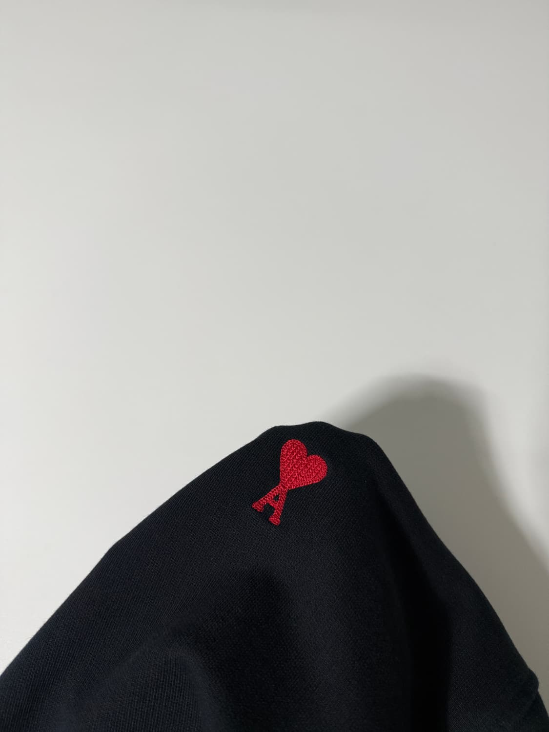 아미 루즈핏 하트로고 블랙 스웻 후드 상품이미지4