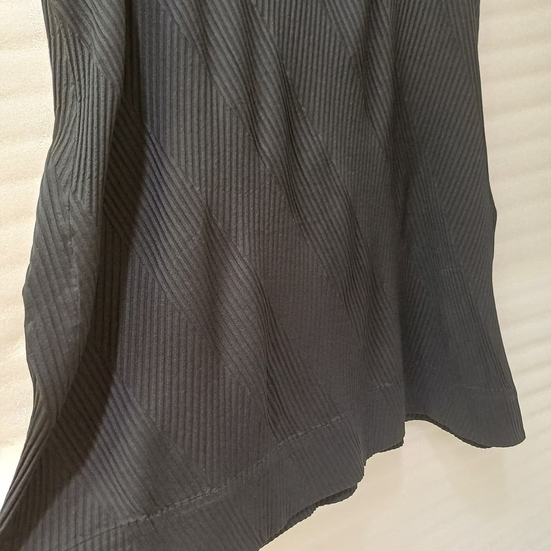 삼성물산 이세이미야케 플리츠 민소매 캡소매 원피스 2 블랙 사랑봉봉 상품이미지4