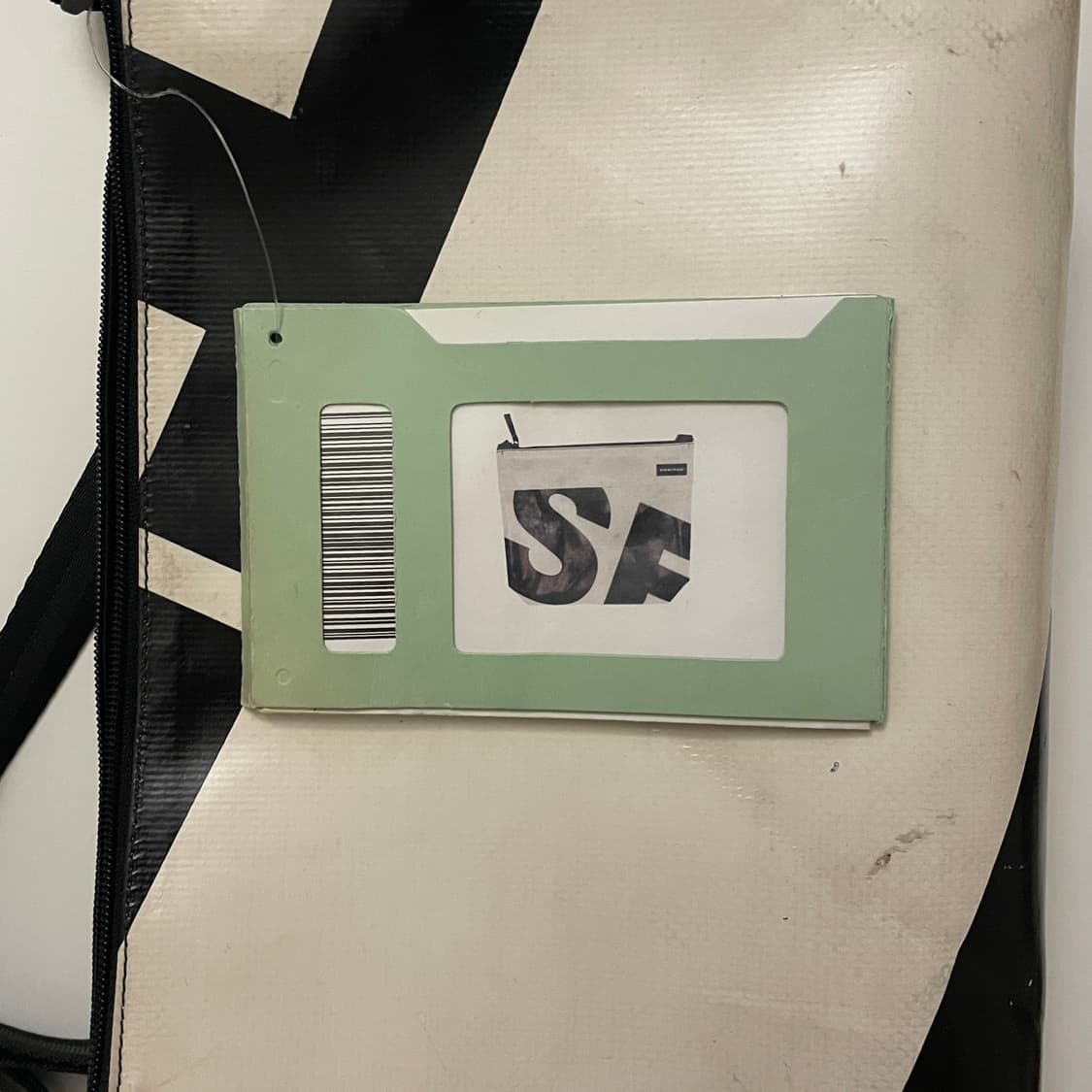 프라이탁 루 LOU 화이트블랙 상품이미지4