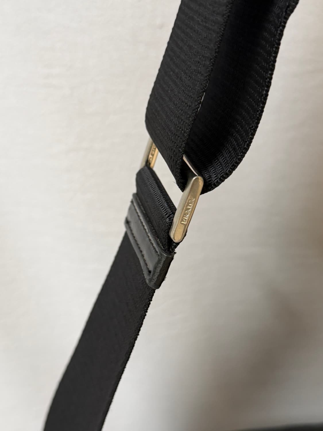 프라다 나일론 메신저백 포코노 크로스백 상품이미지7