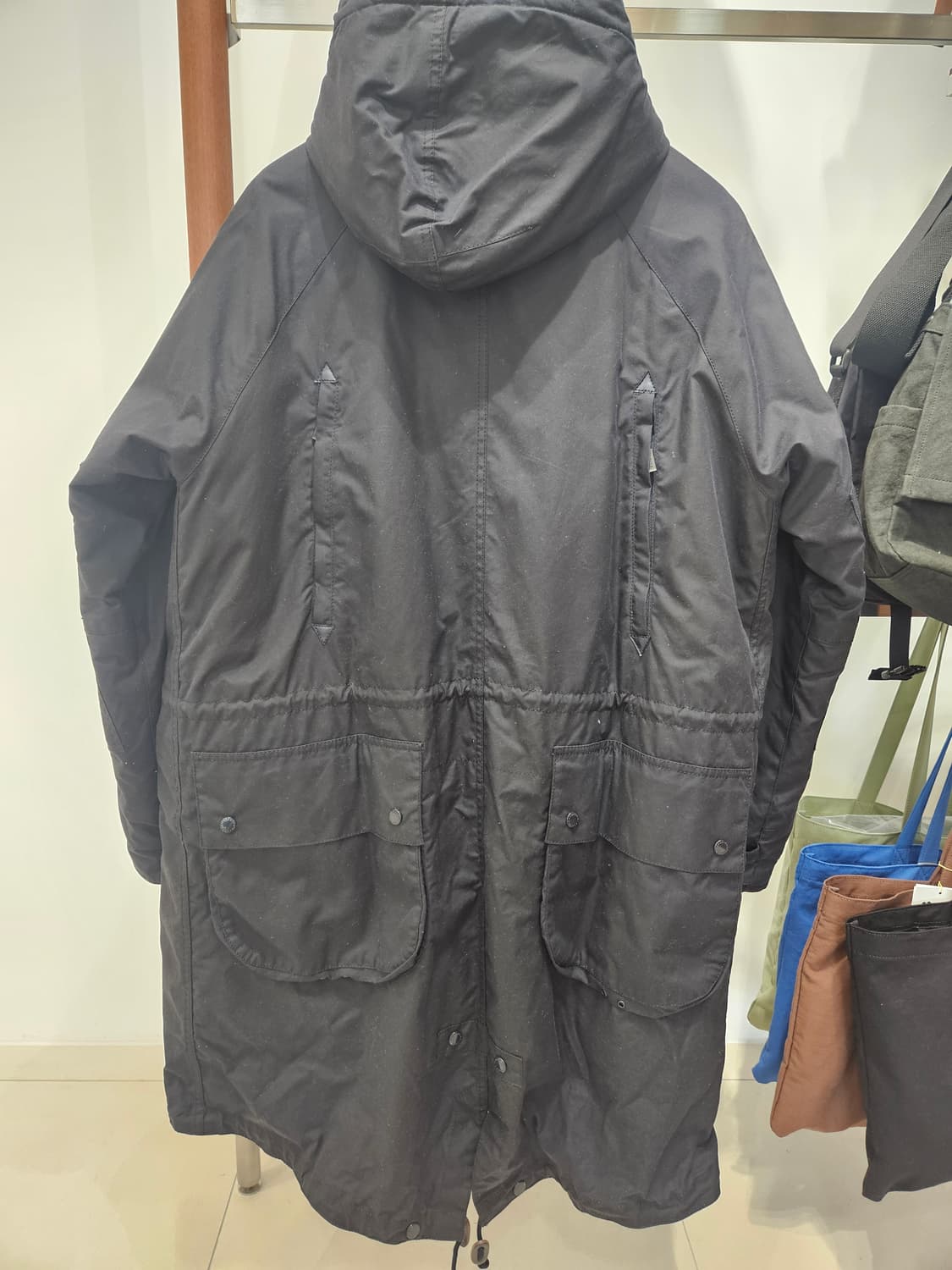 바버 x 엔지니어가먼츠 하이랜드파카 xl 판매합니다 상품이미지4