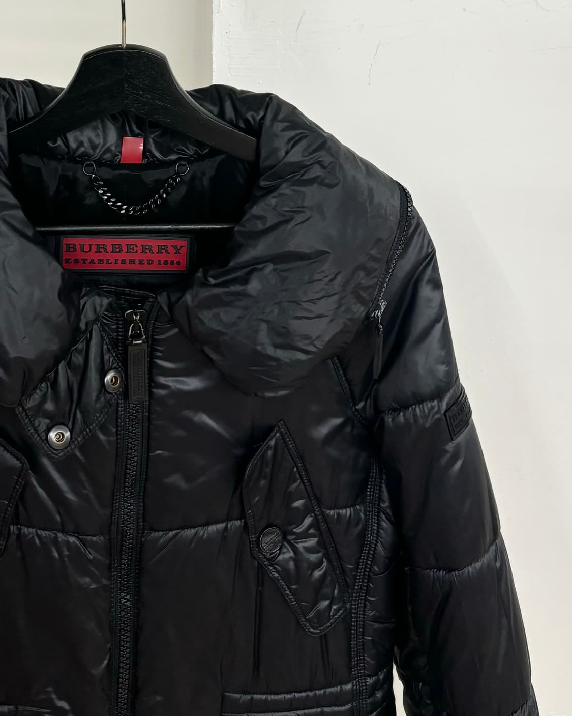 버버리 블랙 패딩 자켓 상품이미지4
