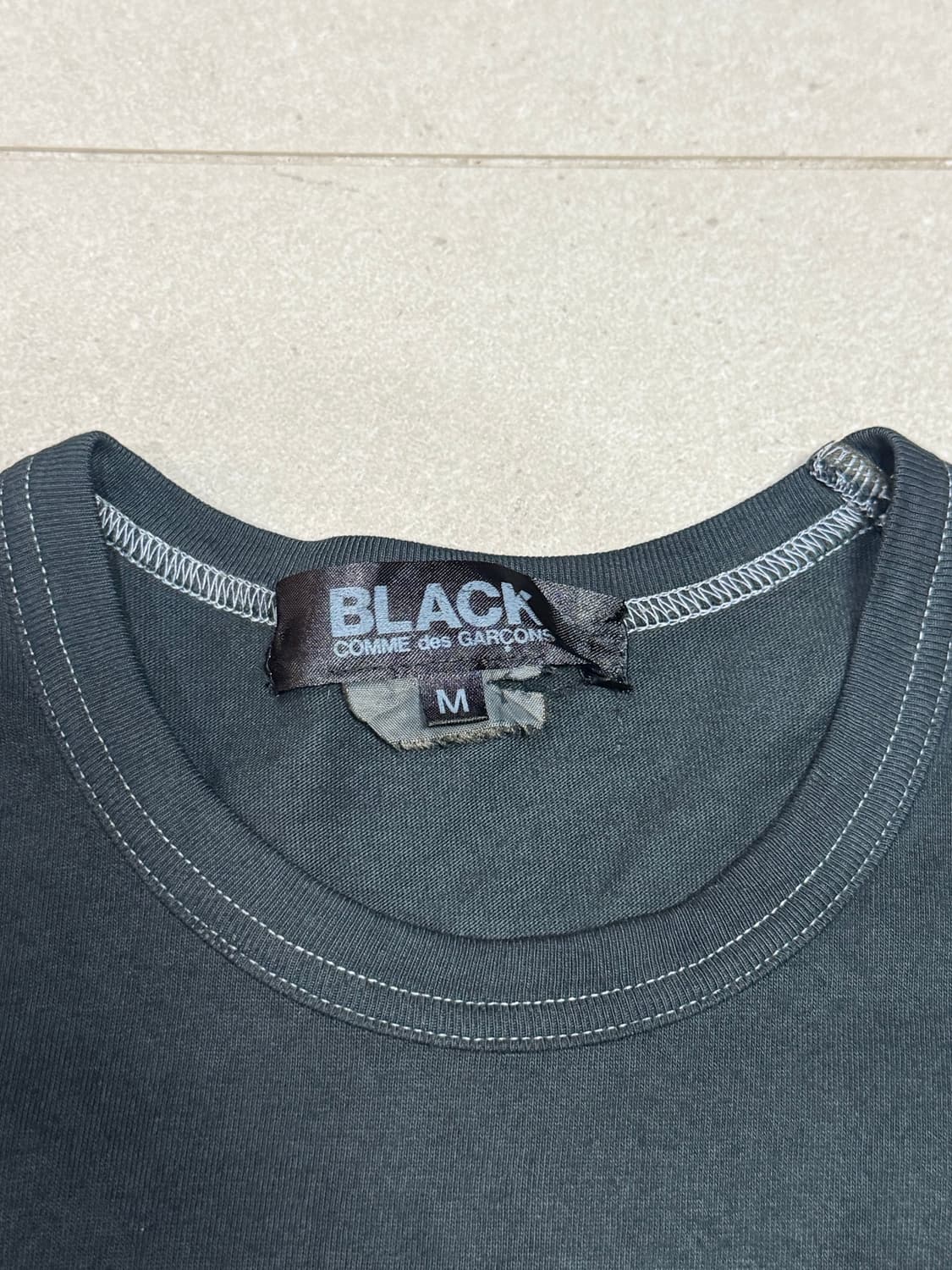 2015 꼼데가르송 입체 쉬폰 장미 디테일 반팔 티셔츠 상품이미지4