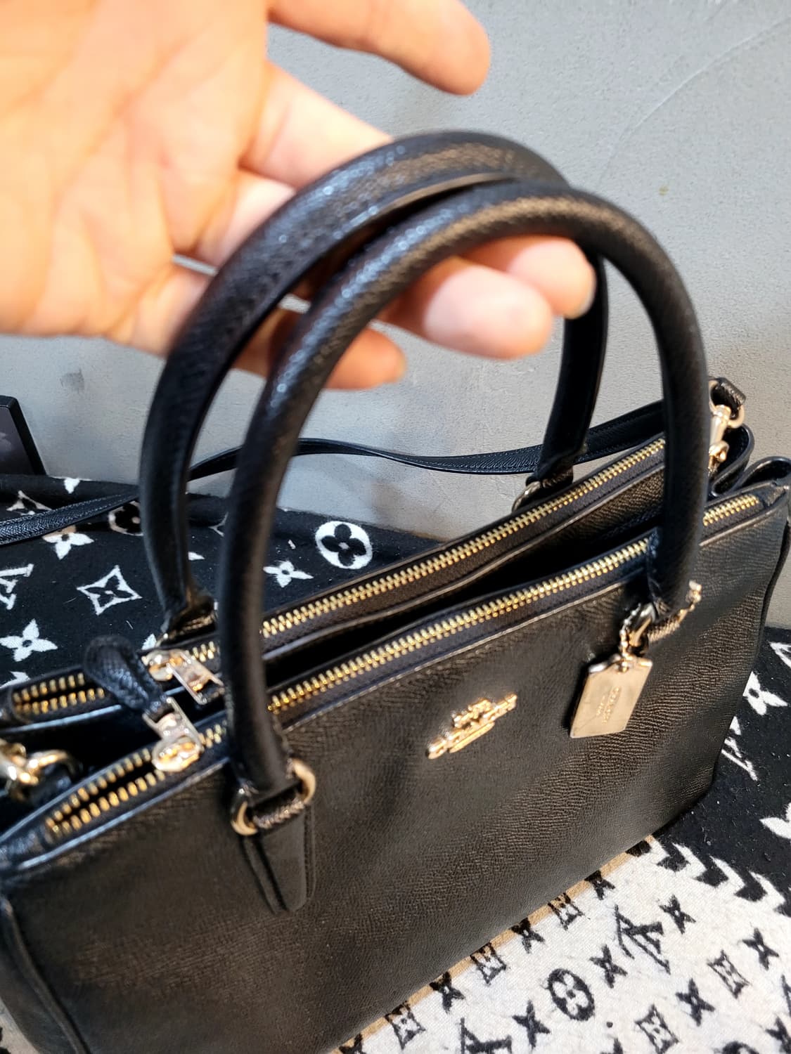 정품 코치 사피아노 가죽 사첼백  상품이미지7