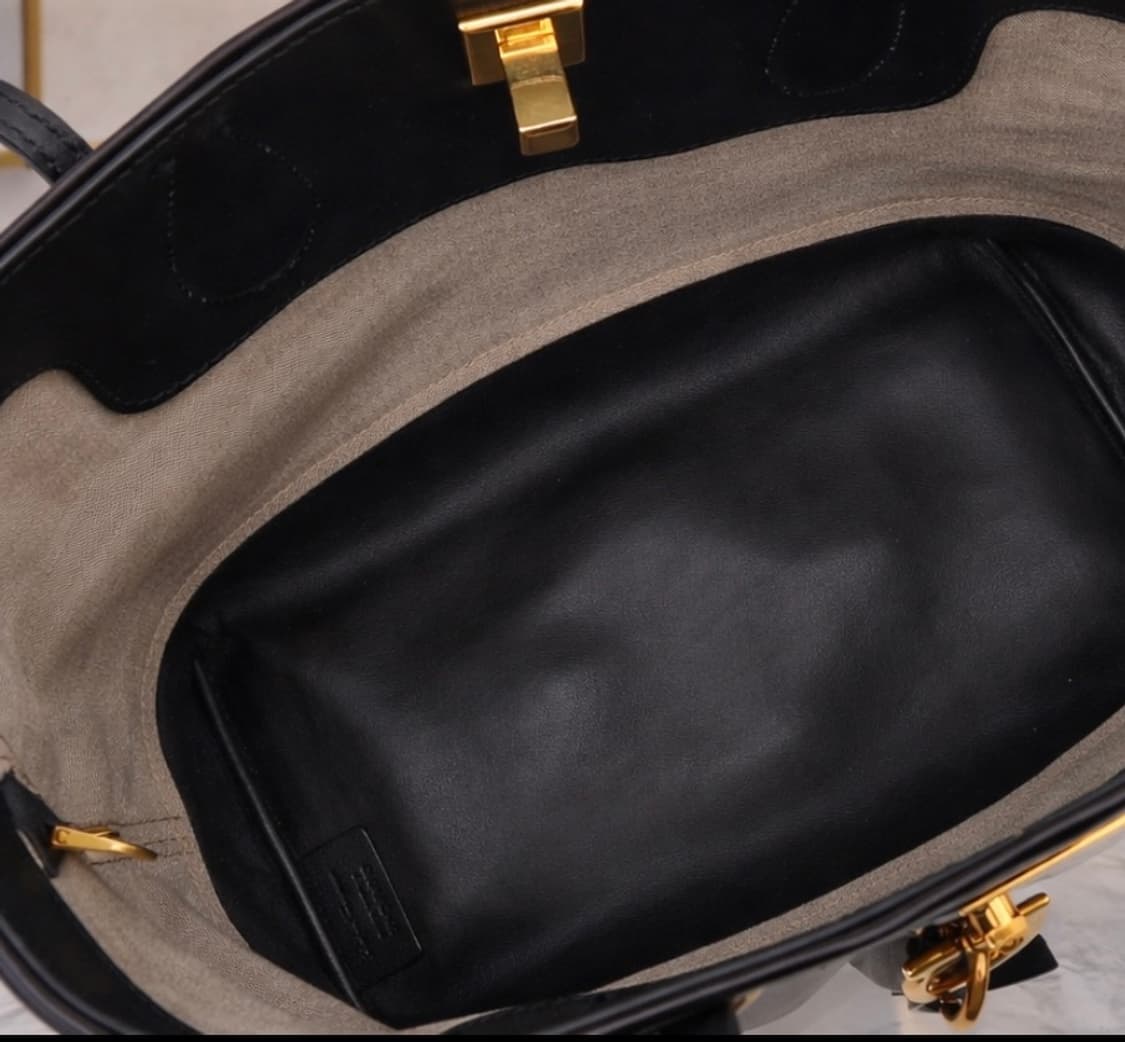 [A급] 페라가모 토트백 판매합니다!!! 상품이미지4