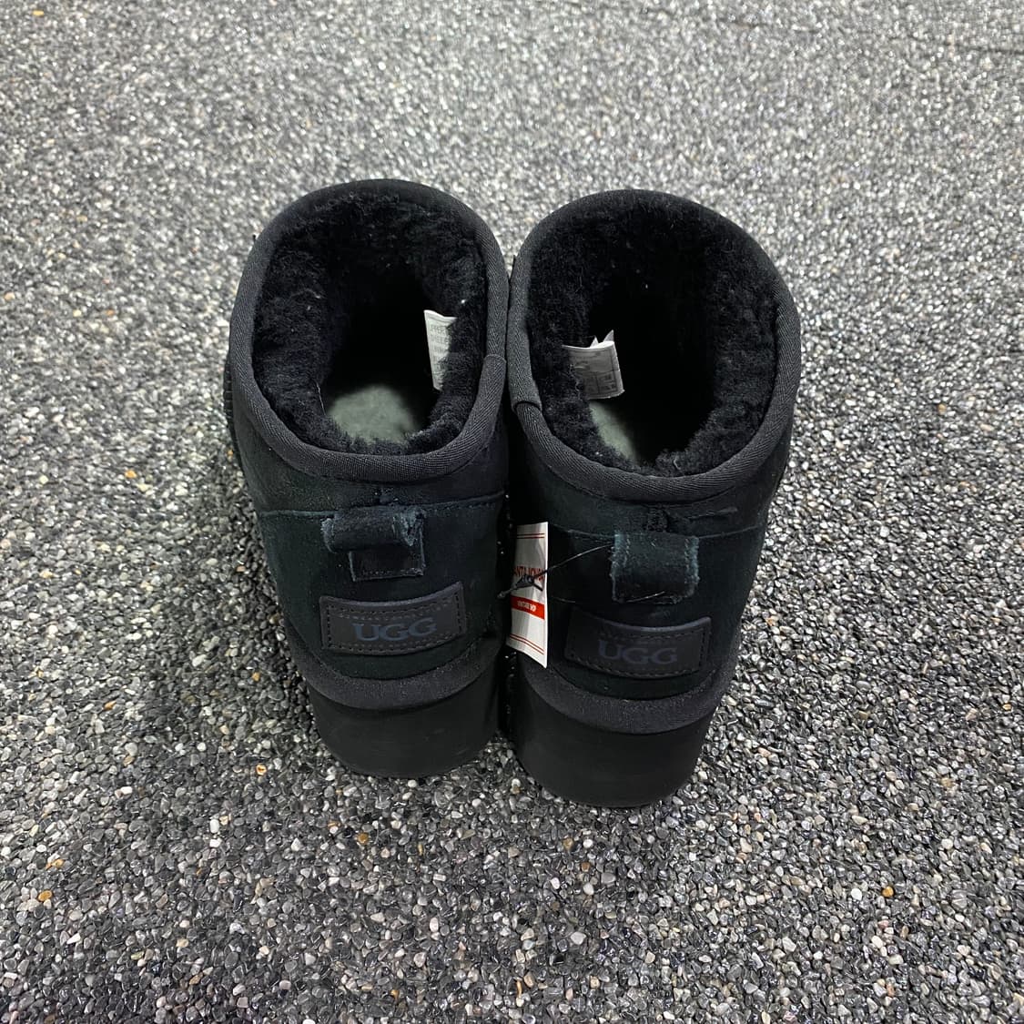 어그 스웨이드 로고 패치 통굽 앵클 부츠 B3443 상품이미지3