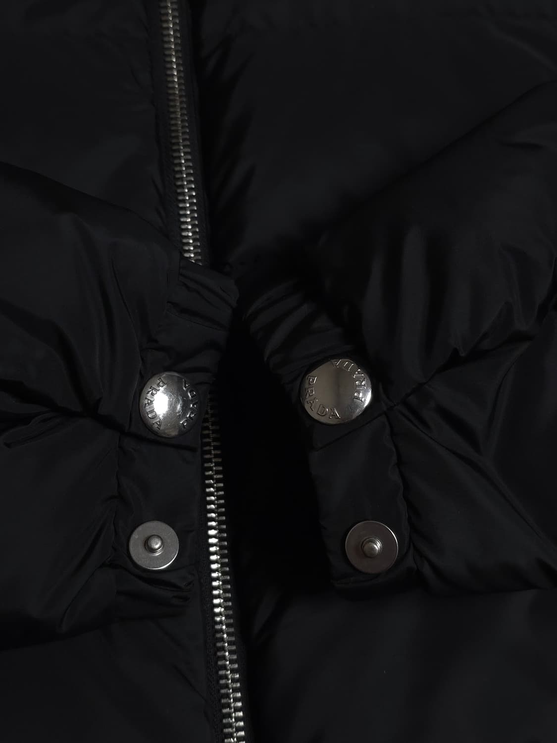 [48] 프라다 리나일론 숏패딩 블랙(SGB112) 상품이미지5