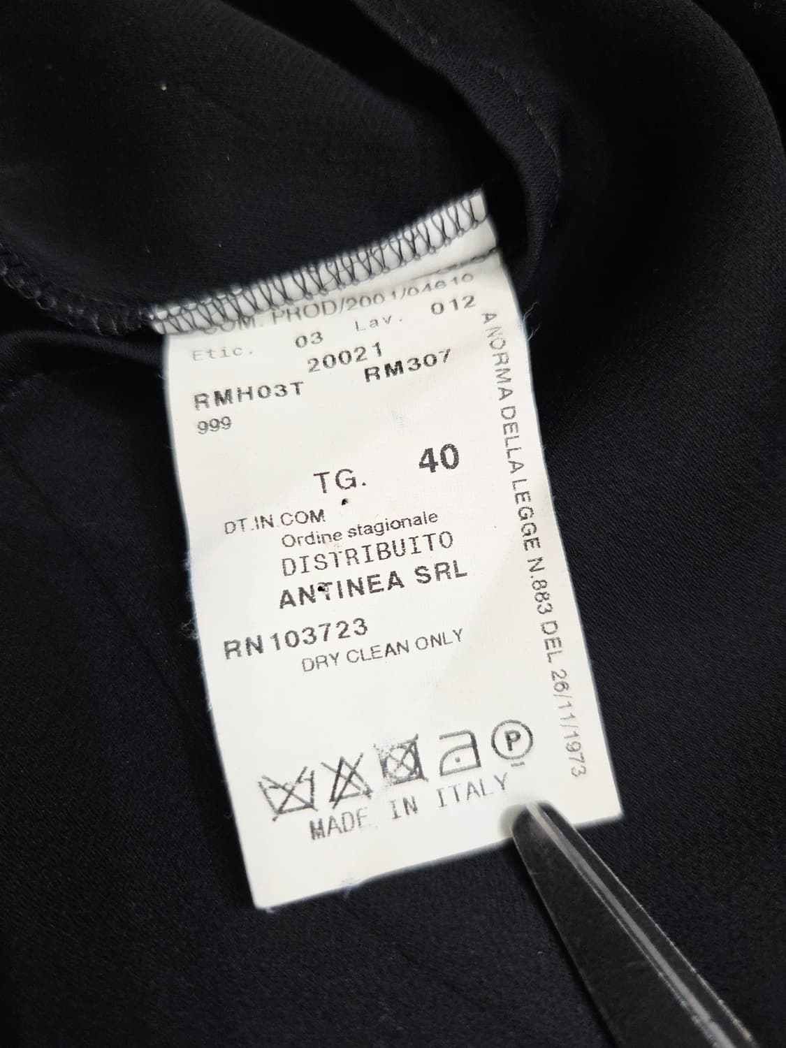 아르마니 꼴레지오니 실크 혼방 슬리브리스 탑 상품이미지8