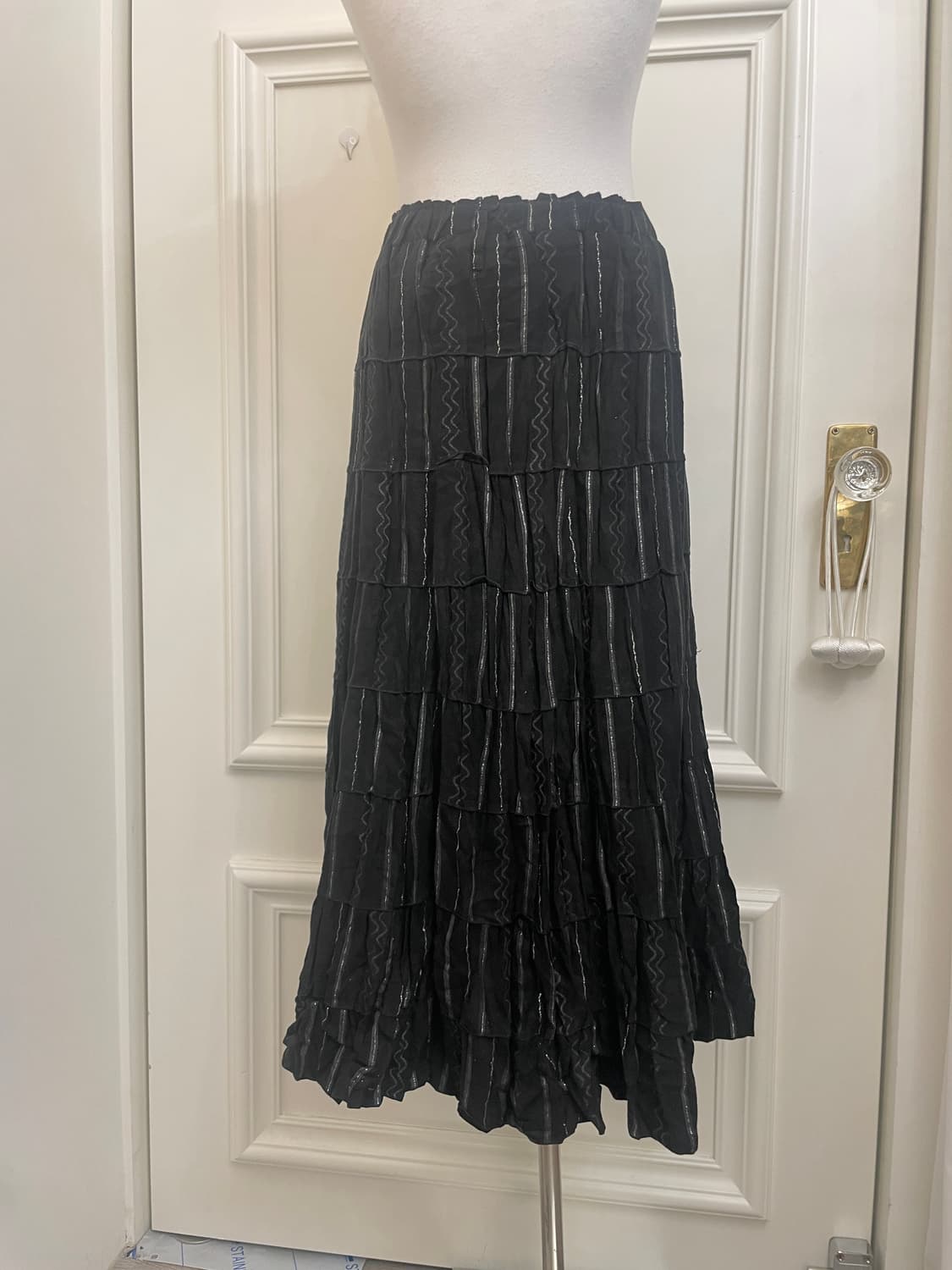 black silver line pleats long banding sk 상품이미지4