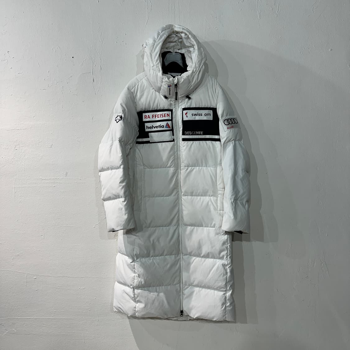 데상트 스위스스키 롱패딩 M 상품이미지1