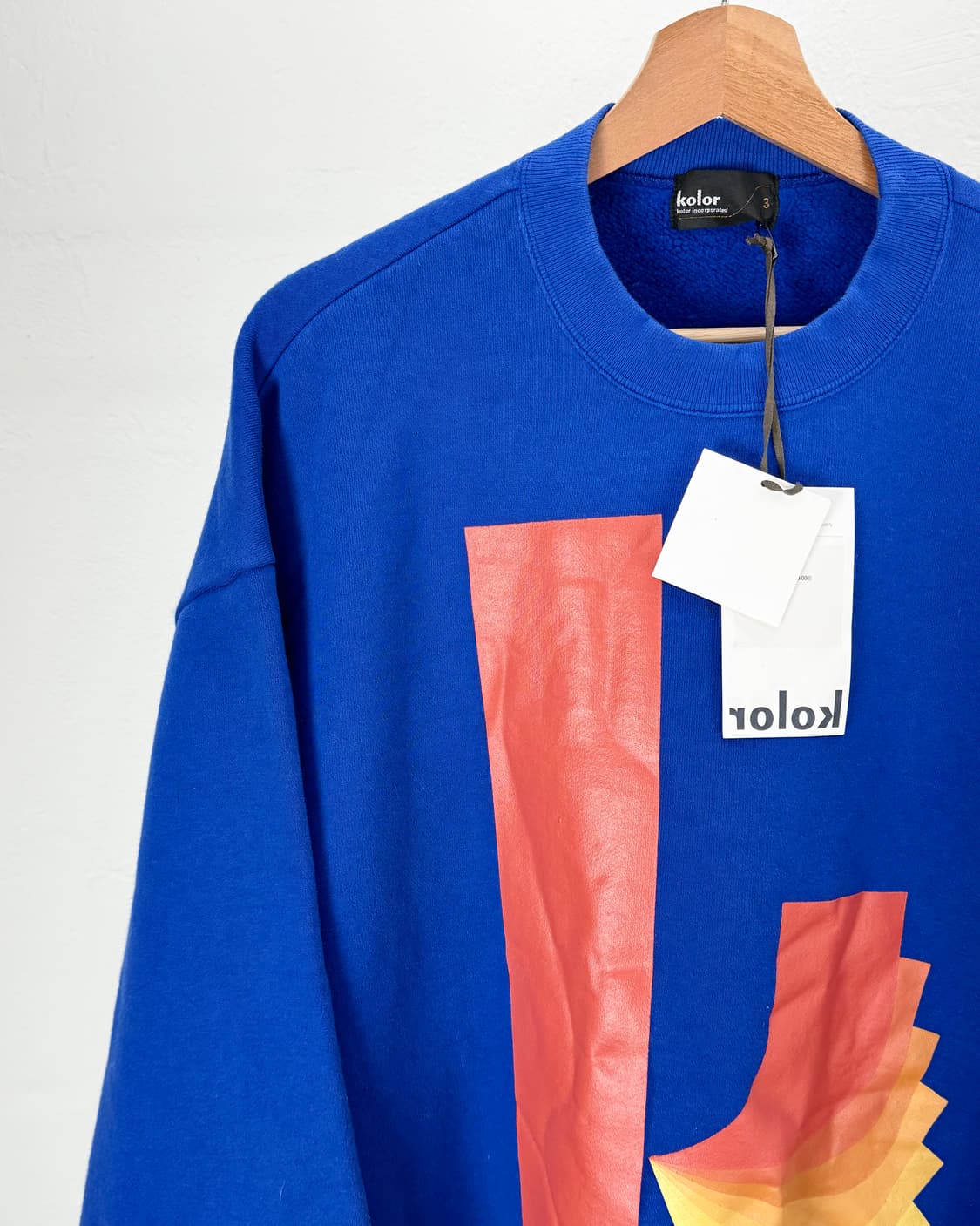 컬러 23aw k 그래픽 풀 오버 그라데이션 스웨트 셔츠 상품이미지2