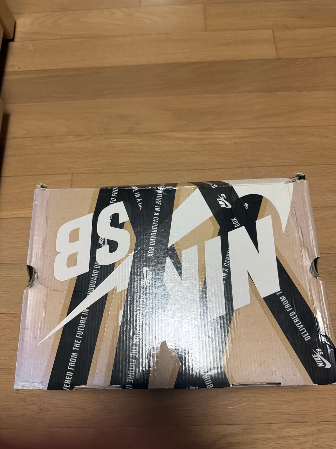 슈프림 x나이키 레드시멘트 280 풀구성 새상품 판매합니다  상품이미지4