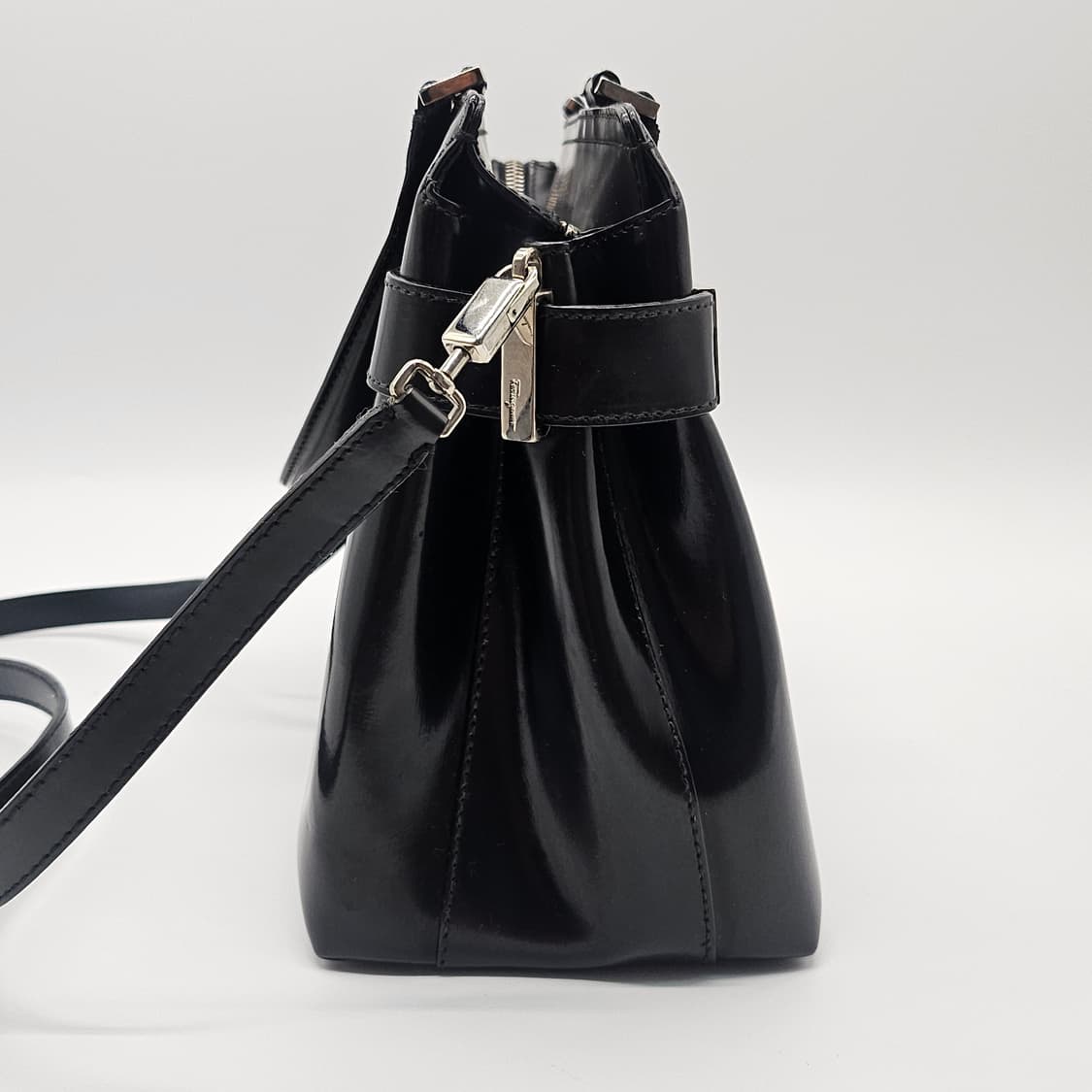 정품 페라가모 사첼 간치니 은장 투웨이백 상품이미지5