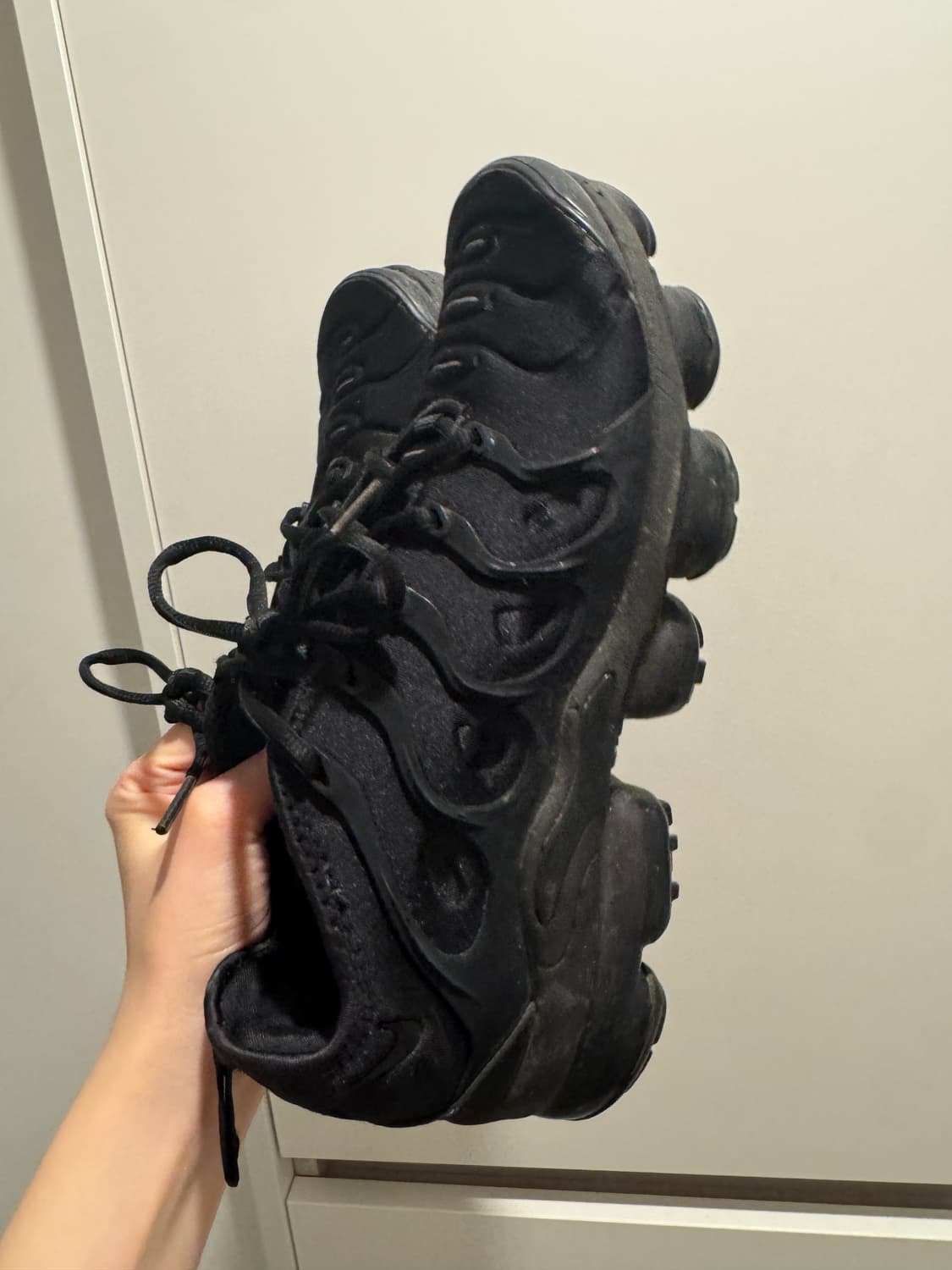 Nike Air Vapormax Plus Triple Black 상품이미지2
