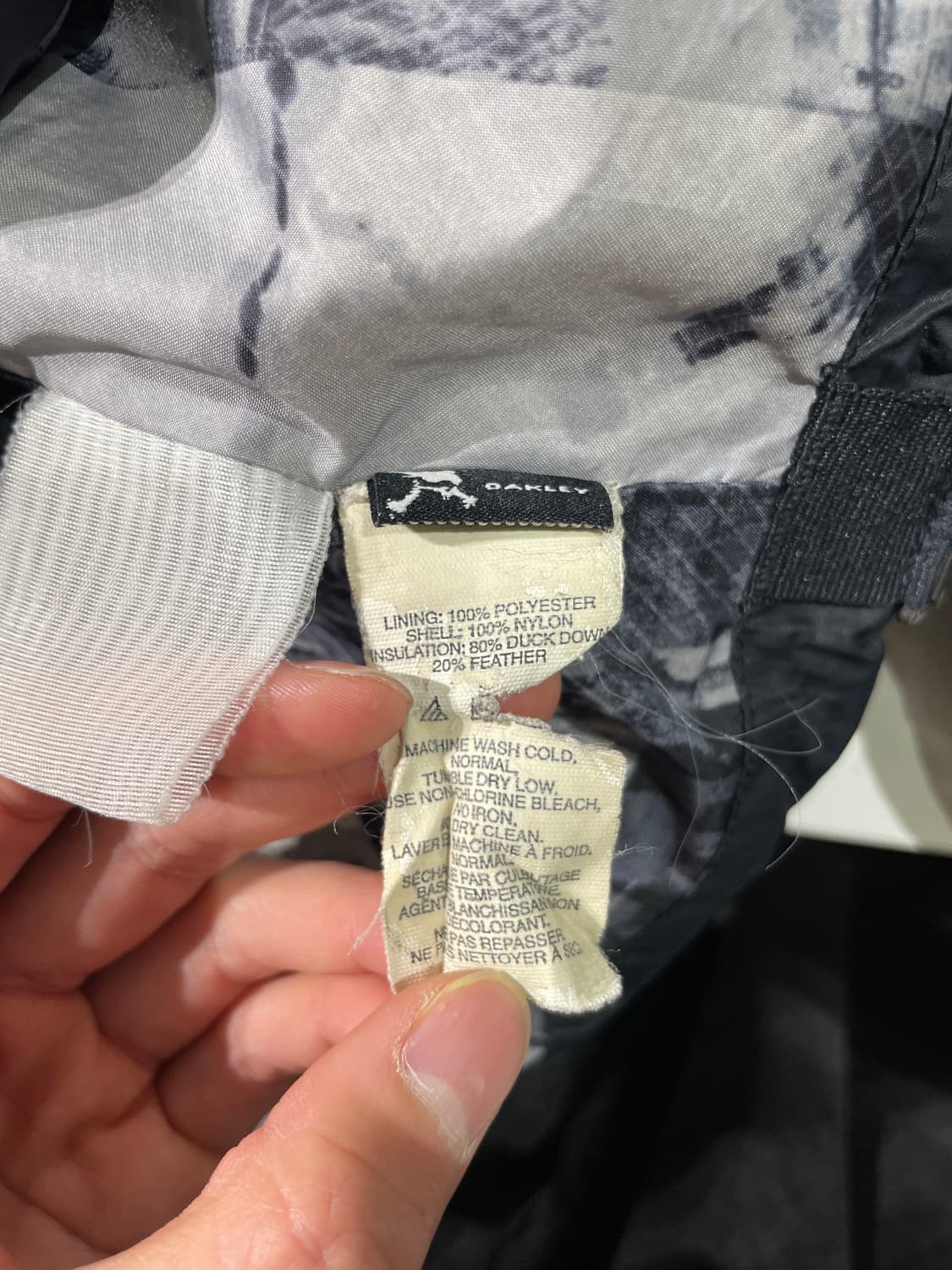 오클리 00’s 블랙 로고 덕 다운 패딩 상품이미지8