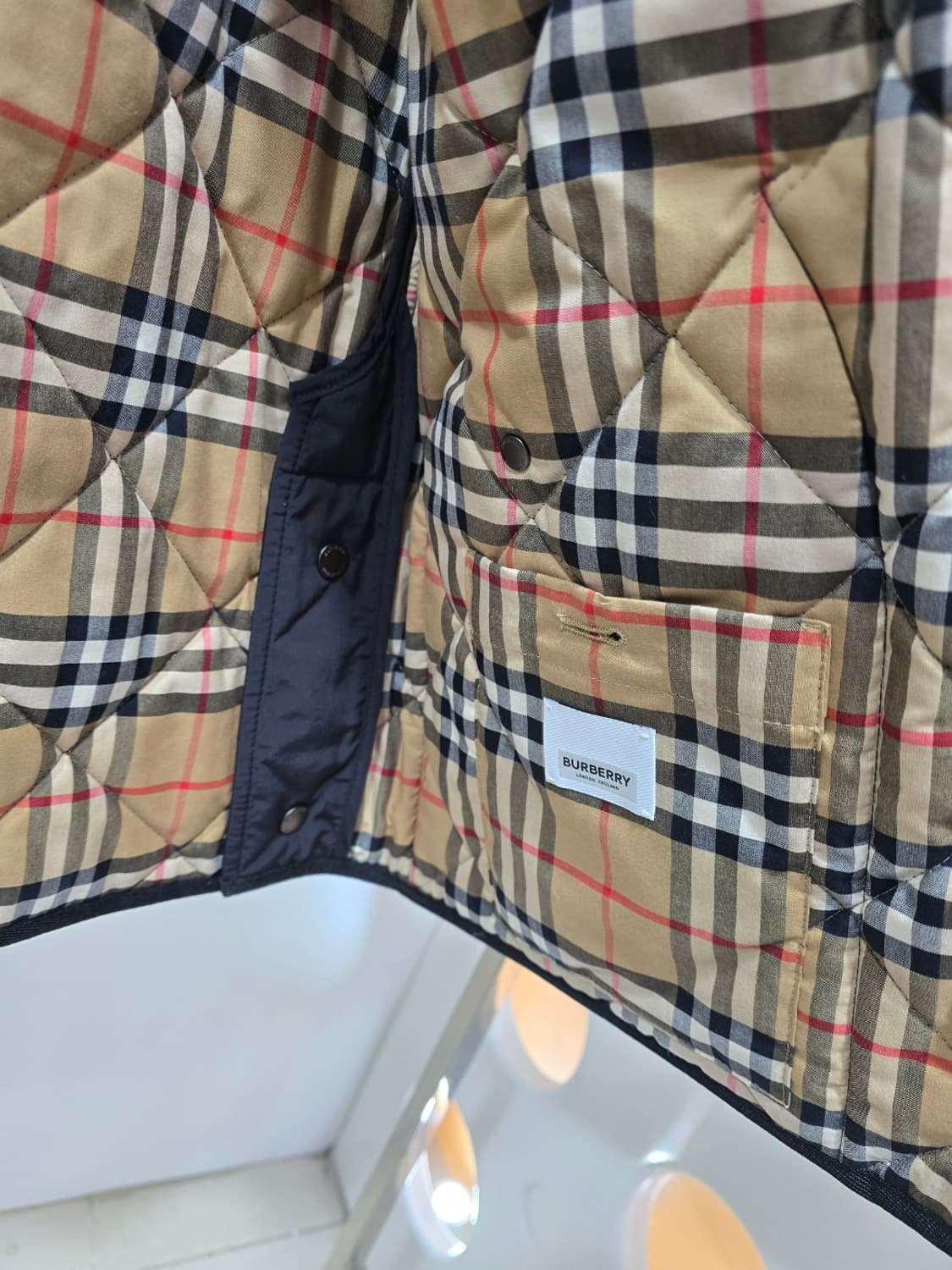 [정품/M사이즈] 버버리 블랙 퀼팅 자켓 패딩 상품이미지10