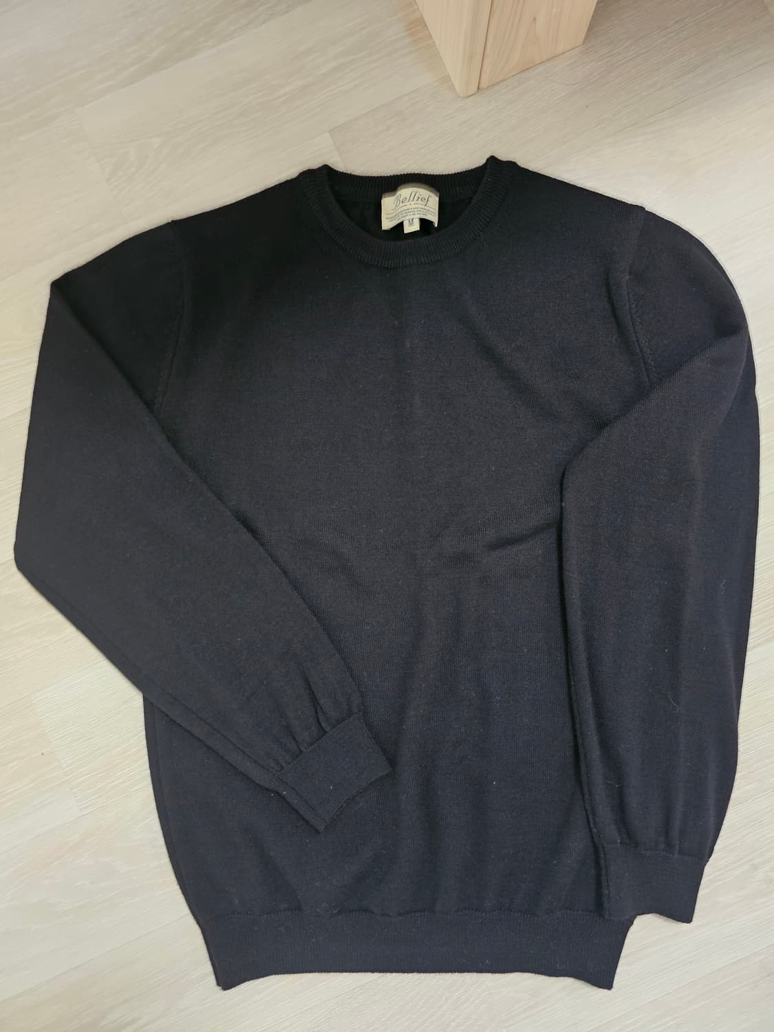 벨리프 크루넥 검정 니트  Essential Crew Neck Knit  상품이미지1