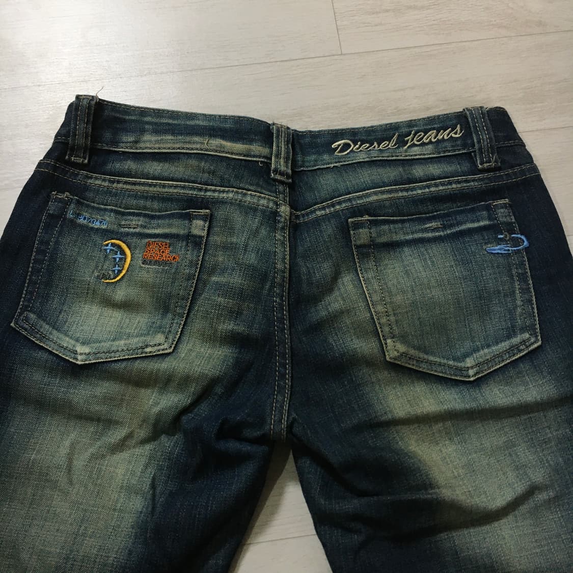 디젤 자수 부츠컷 데님 청바지 상품이미지2