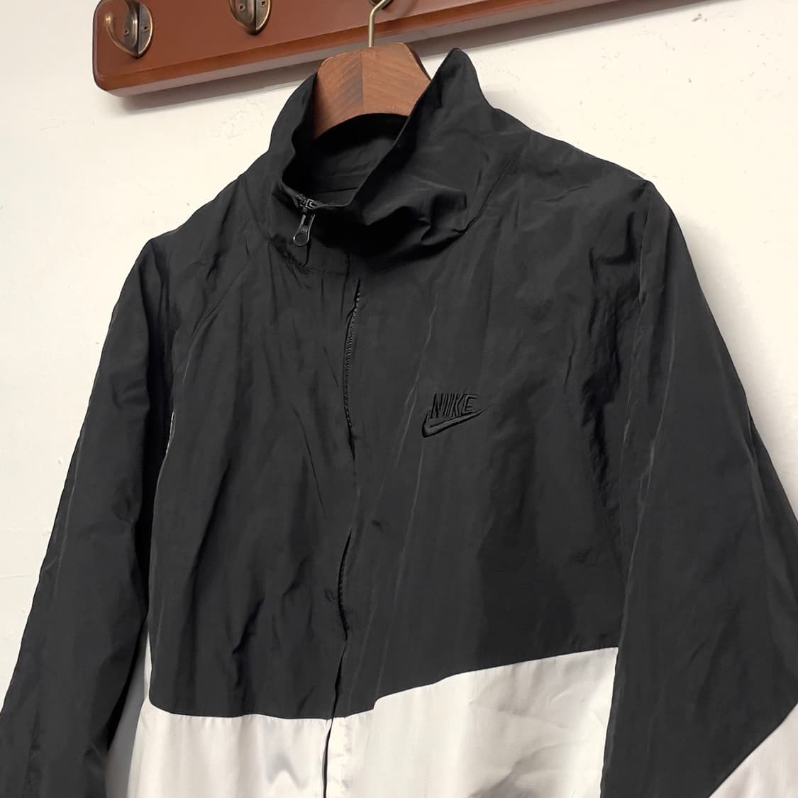 나이키 빅 스우시 나일론 블랙 자켓 상품이미지2