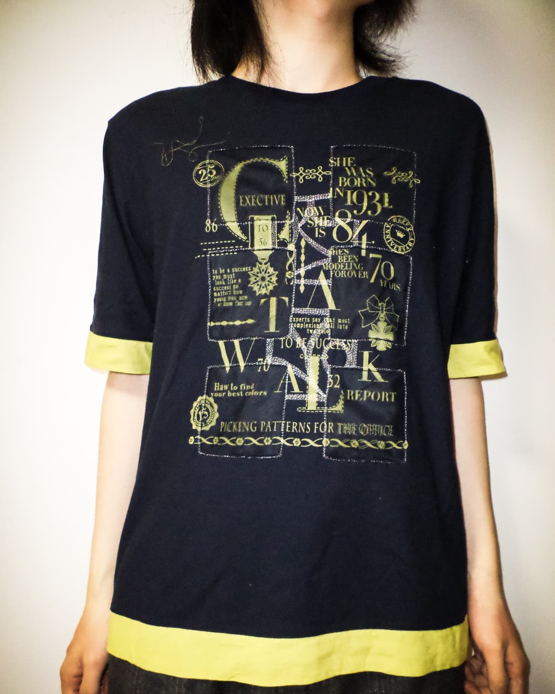 '00s VIVIEN SPORTS Two-Tone Graphic Tee 상품이미지1
