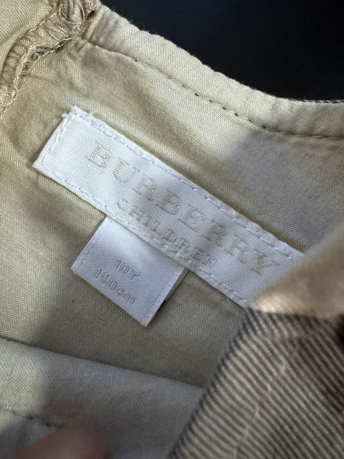 정품!! 여성 버버리 키즈 시그니처 체크 나시 원피스 140 xxs 상품이미지3