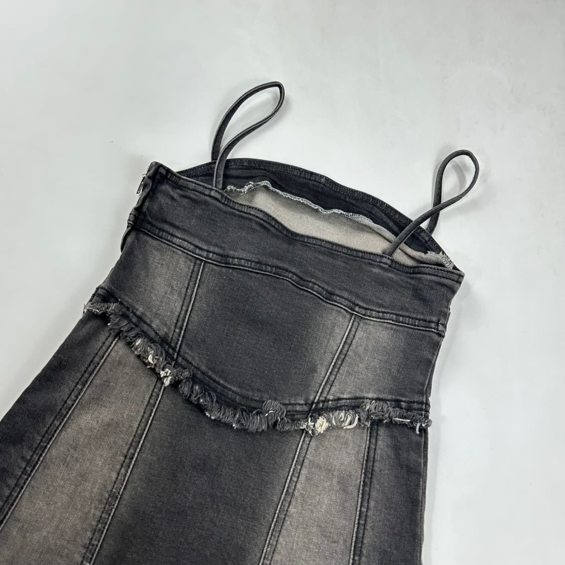 유즈  BUSTIER ROUGH CUTTING 데님 드레스 탑 상품이미지3