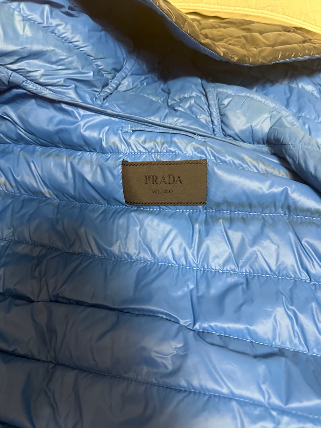 프라다 블랙/블루 패딩 점퍼 상품이미지2