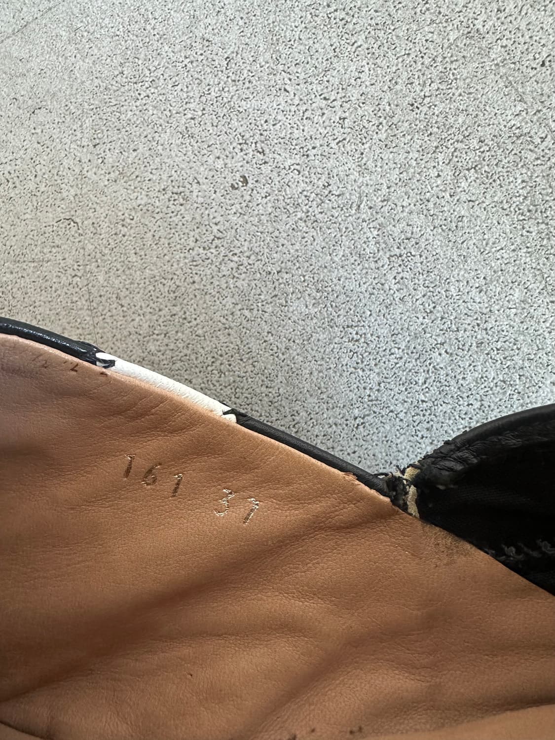 아크네 스튜디오 스트라이프 레더 플랫 뮬 상품이미지6