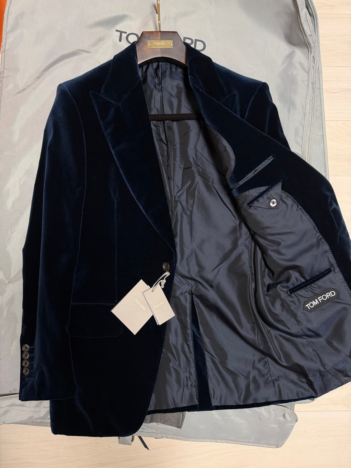 (새상품,강추👍)톰포드 아티쿠스 벨벳 블레이져 자켓 수트 상품이미지3