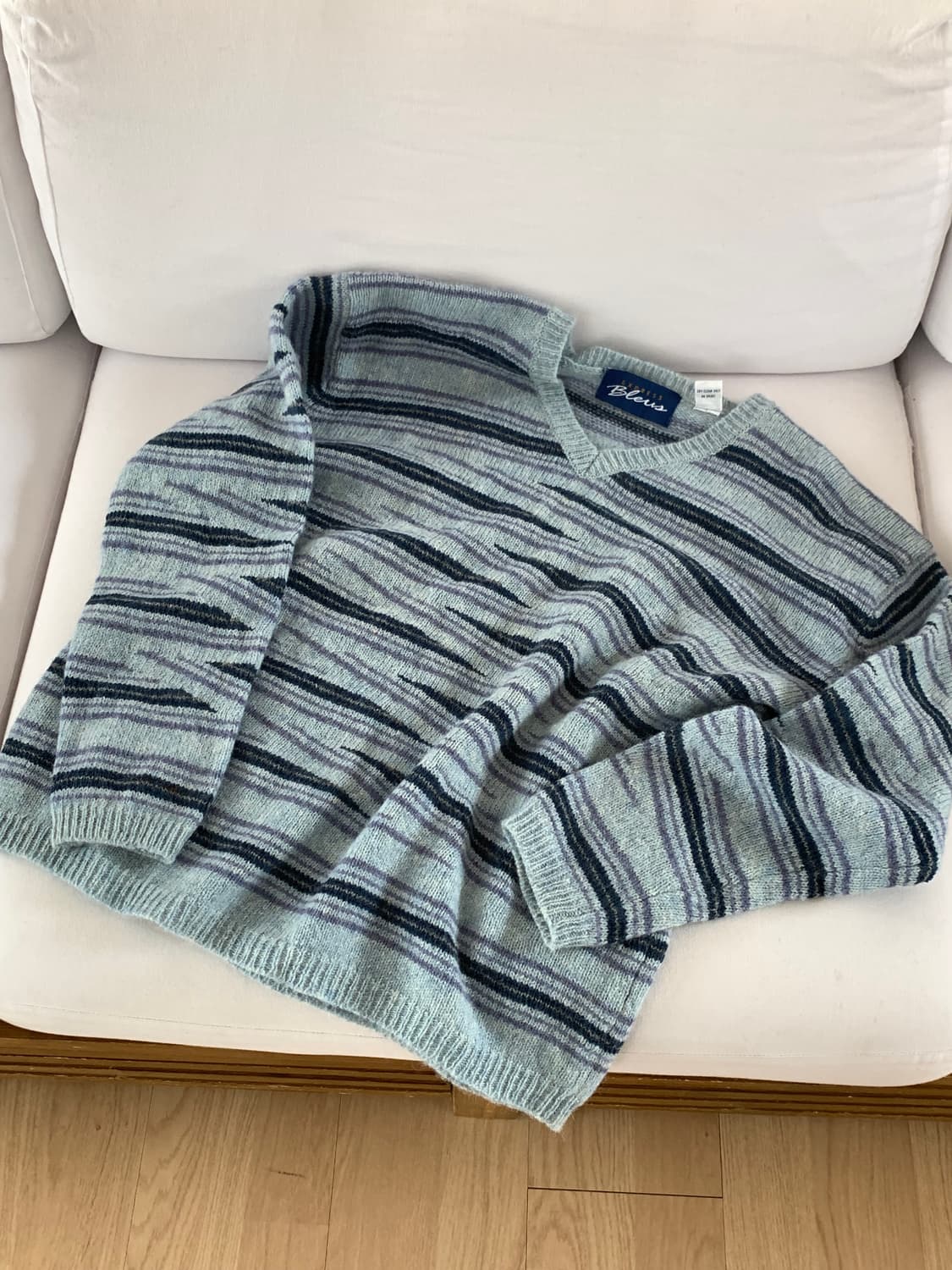 Blue Wave Stripe Knit 상품이미지1