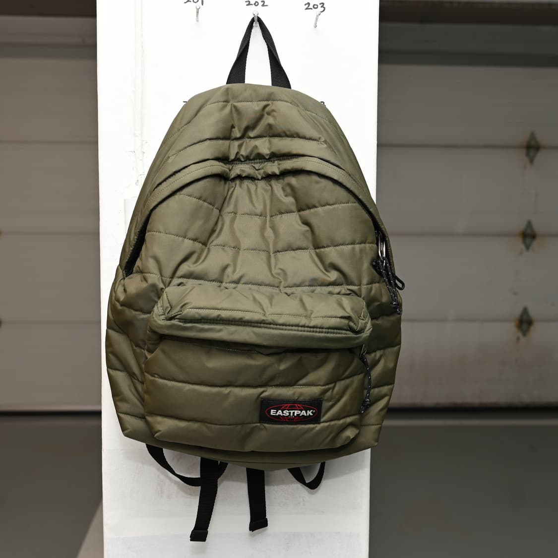 이스트팩 패디드 백팩 상품이미지1