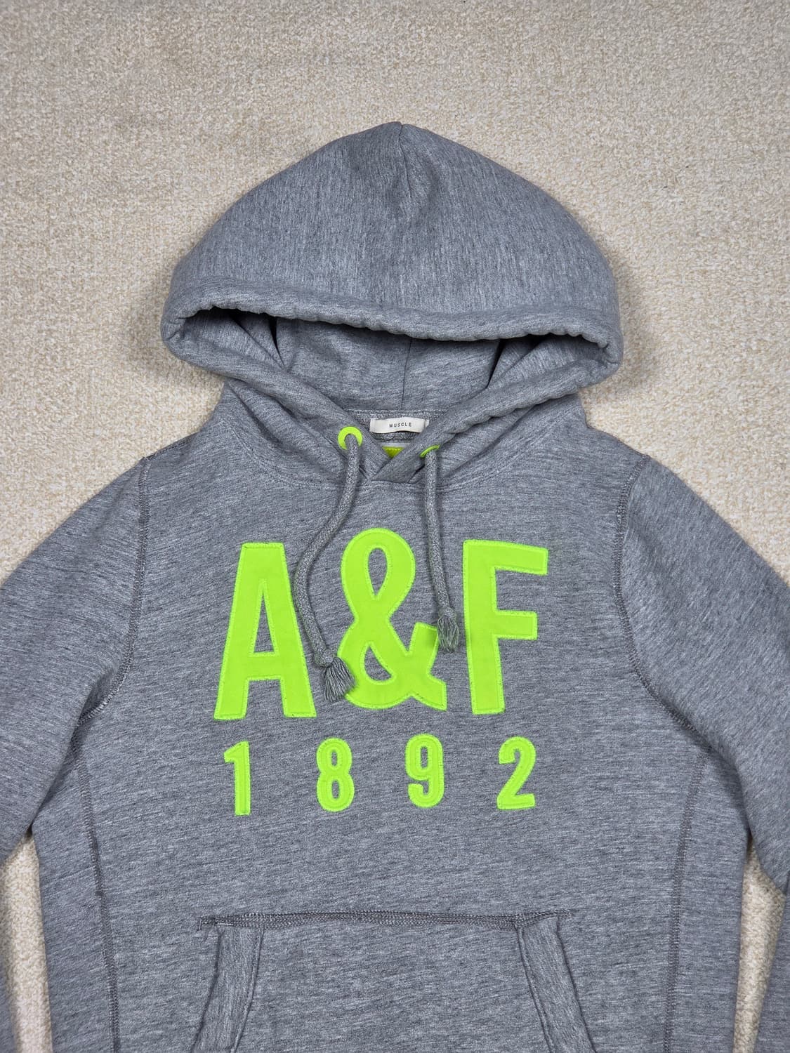 [아베크롬비] 머슬핏 네온 아플리케 로고 후드티 | A00167 상품이미지2