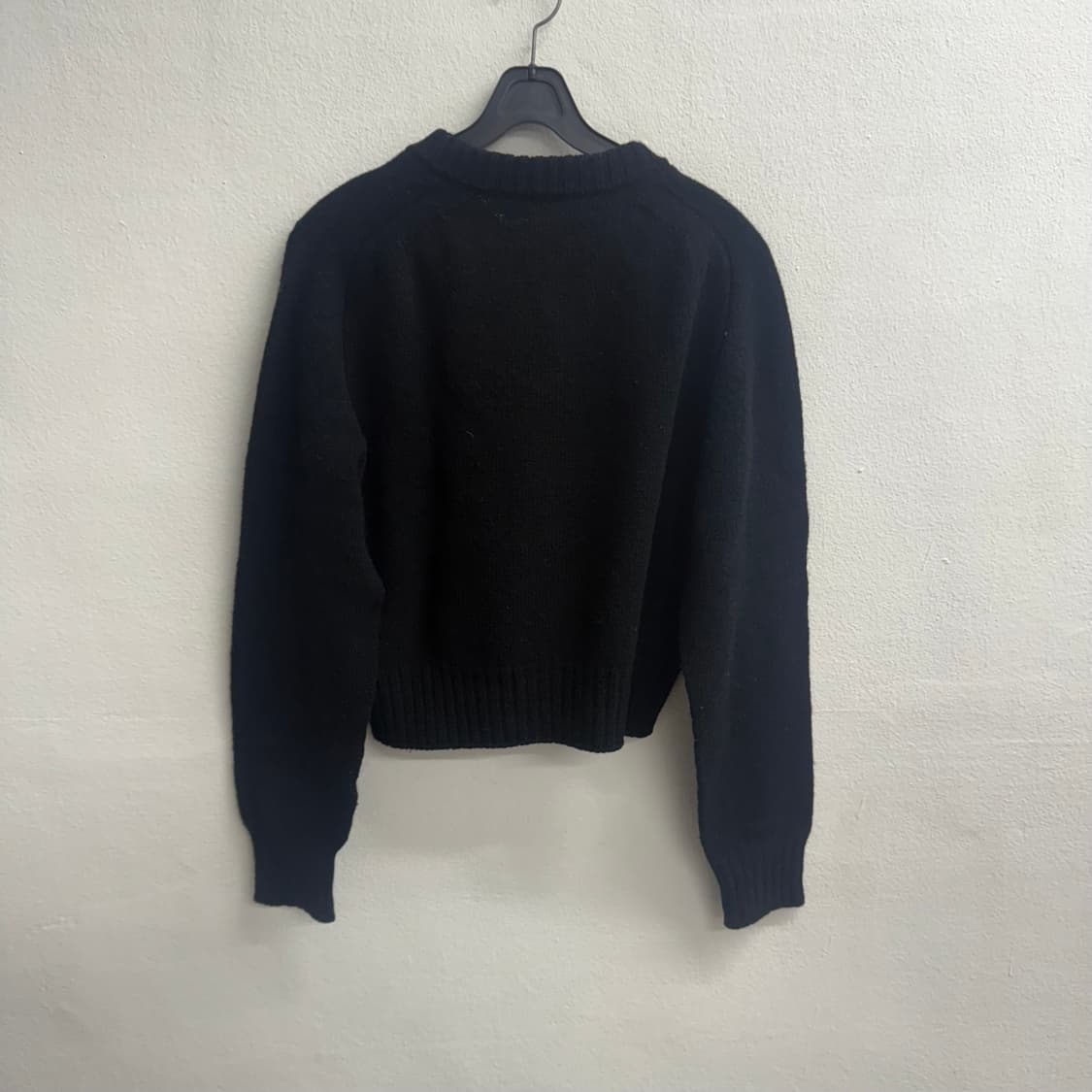 얼바닉30 urbanic30 클래식 라운드 블랙 니트 os 상품이미지4