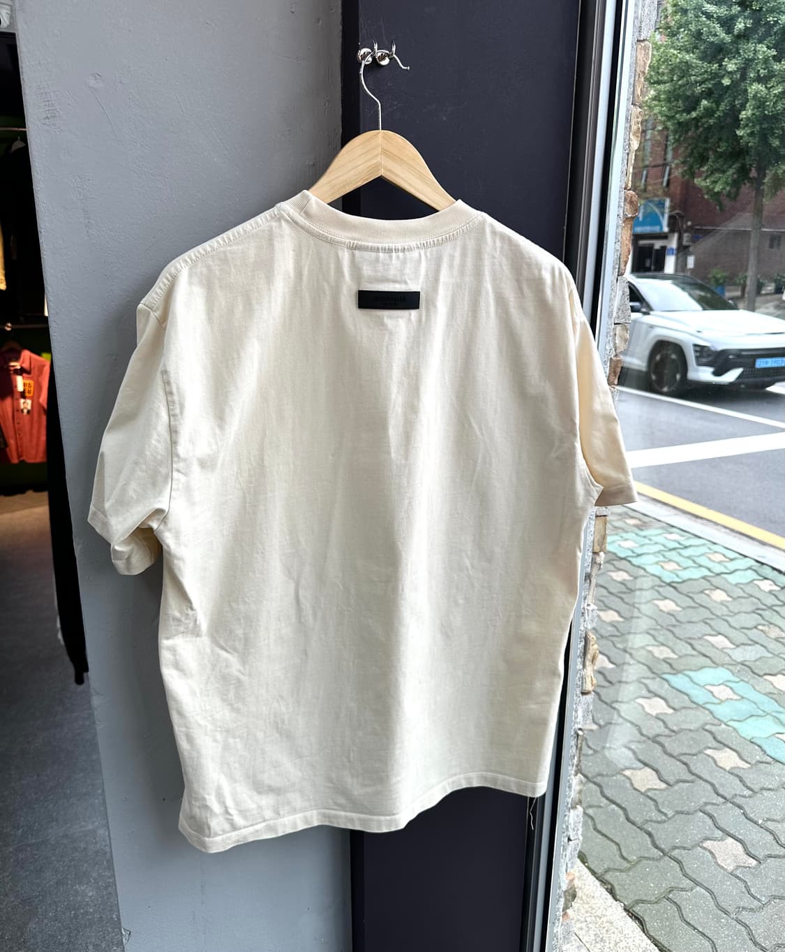 M/ 피어오브갓 에센셜 에그쉘 로고 반팔 상품이미지6