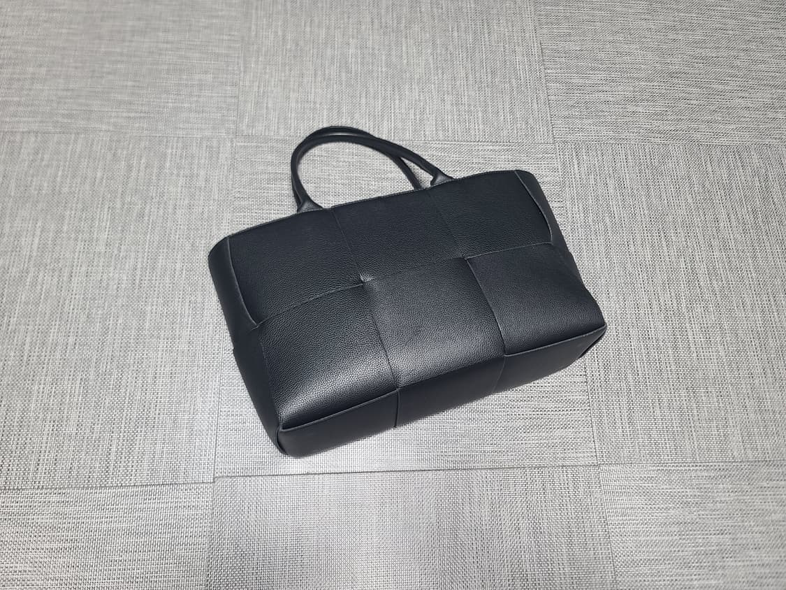 보테가베네타 아르코백 블랙 미디움 토트백 상품이미지4