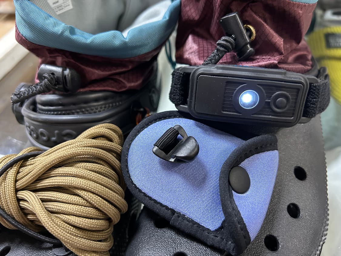 크록스 x 니콜 맥러플린 캠프사이트 클래식 클로그 블랙 상품이미지9