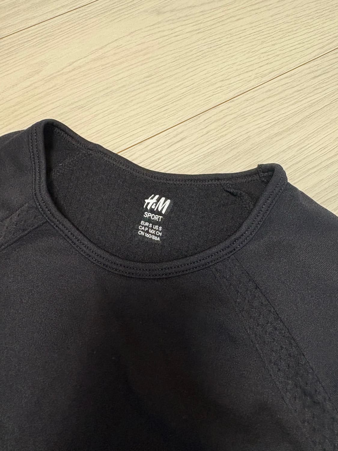 H&M 트레이닝 탑 S(55사이즈) 상품이미지2