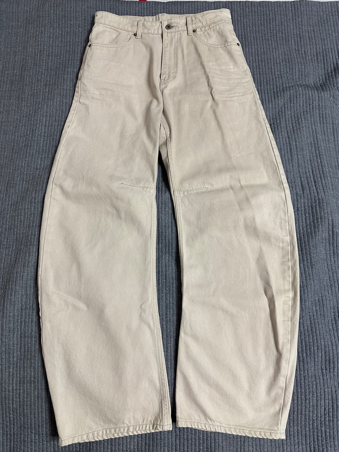 (s) 쿠어 엠보 워시드 딥 커브드 데님 팬츠 상품이미지1