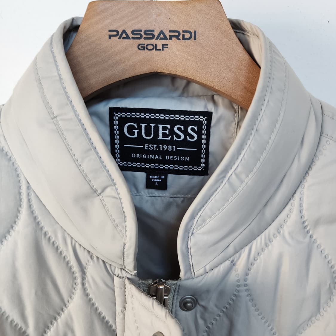 게스 퀼팅 봄버 자켓 아이보리 상품이미지2