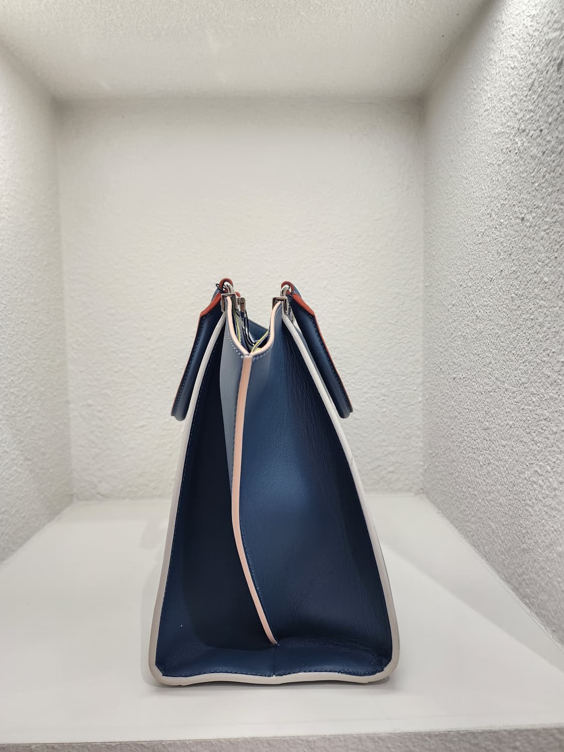 펜디 딥블루 투쥬르 토트백 8BH279 상품이미지3